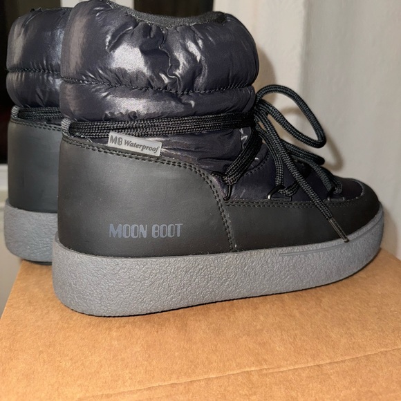Moon Boot LTRACK LOW BLACK NYLON BOOTS - Picture 4 of 9
